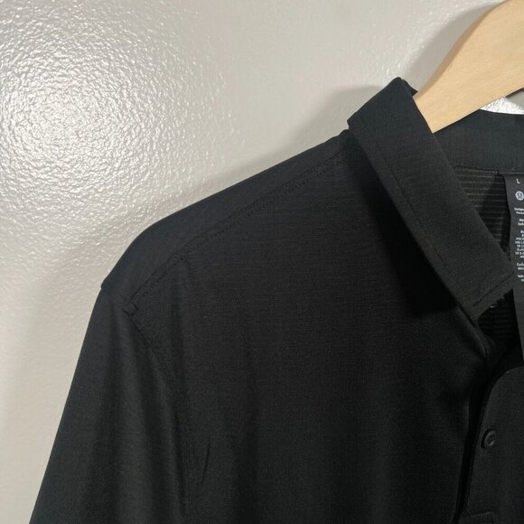 Lululemon Evolution Polo Shirt Mens Size Large Black Outlaw Snax Logo Work - Picture 7 of 10